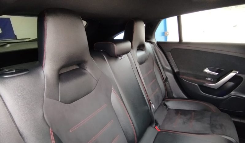 Mercedes-Benz CLA 180d AMG completo