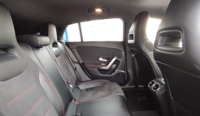 Mercedes-Benz CLA 180d AMG completo