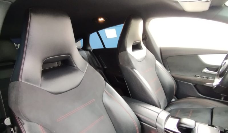Mercedes-Benz CLA 180d AMG completo