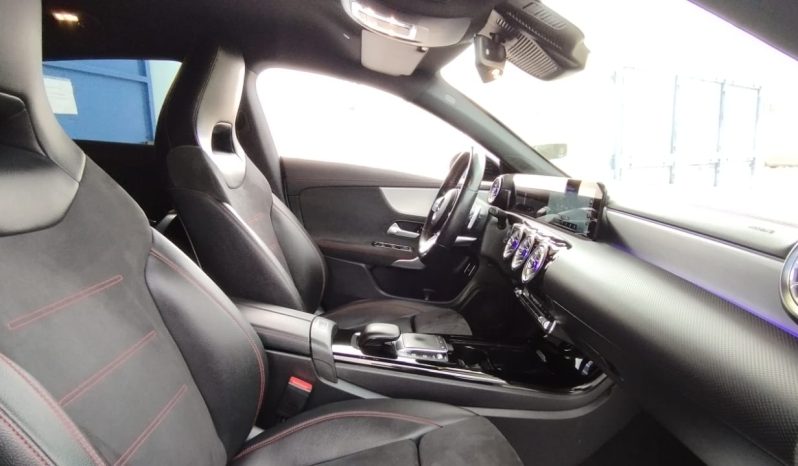 Mercedes-Benz CLA 180d AMG completo