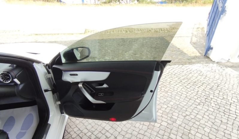 Mercedes-Benz CLA 180d AMG completo