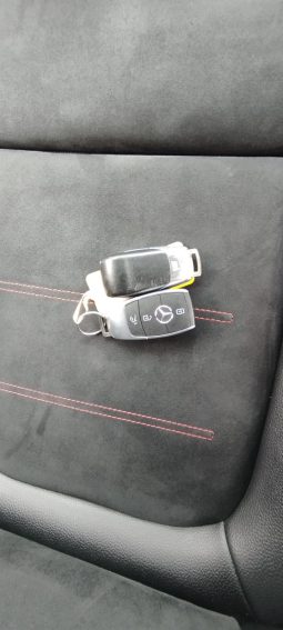 Mercedes-Benz CLA 180d AMG completo