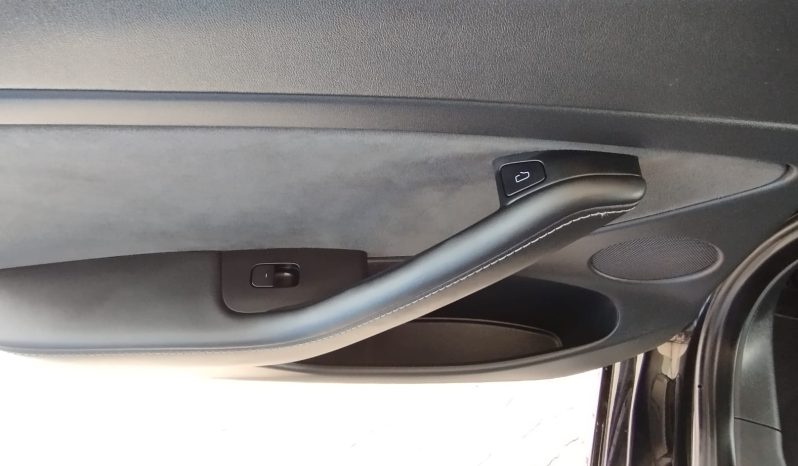 Tesla Model 3 completo
