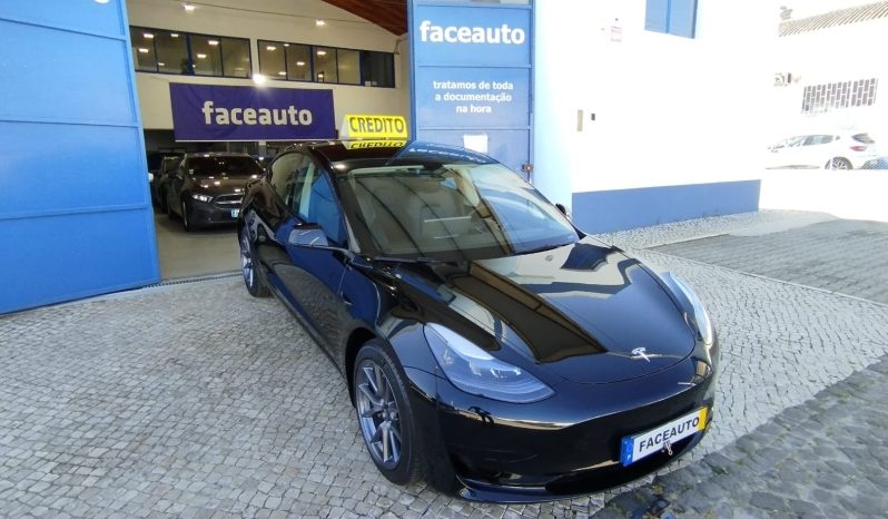 Tesla Model 3 completo