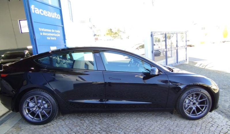 Tesla Model 3 completo