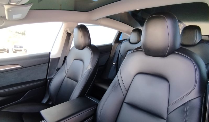 Tesla Model 3 completo