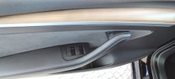 Tesla Model 3 completo