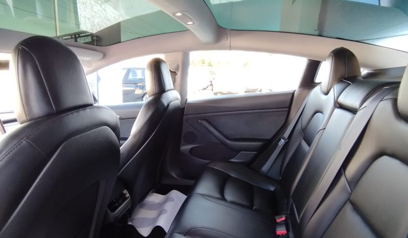Tesla Model 3 completo