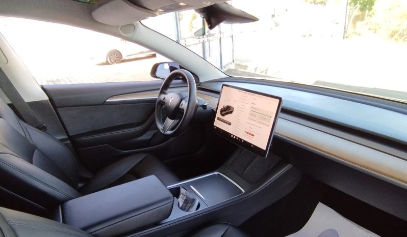 Tesla Model 3 completo
