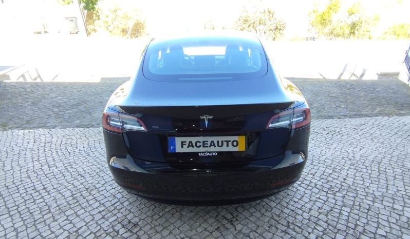 Tesla Model 3 completo