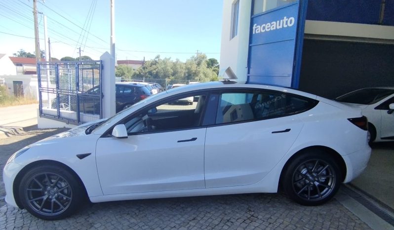 Tesla Model 3 completo