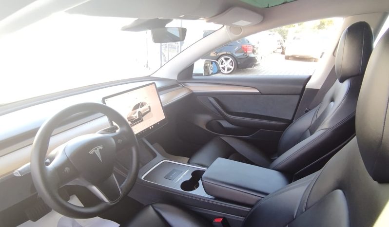Tesla Model 3 completo