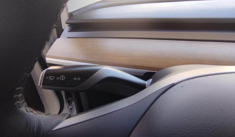 Tesla Model 3 completo