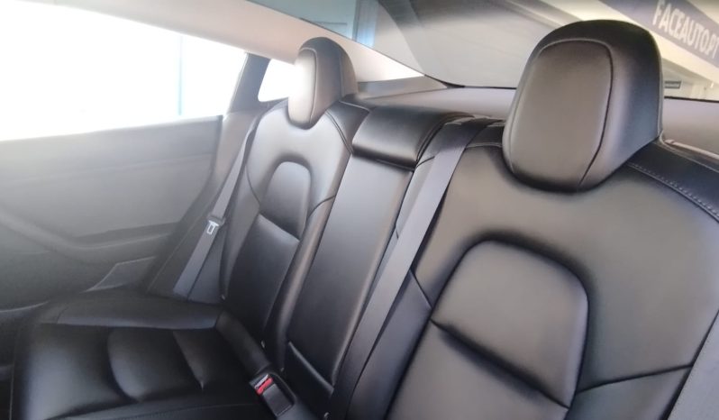 Tesla Model 3 completo