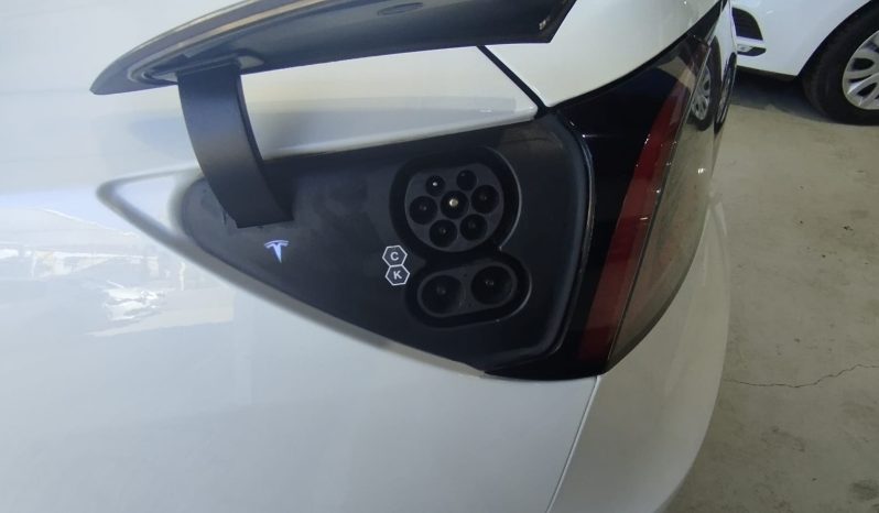 Tesla Model 3 completo