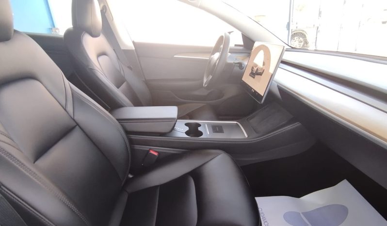 Tesla Model 3 completo