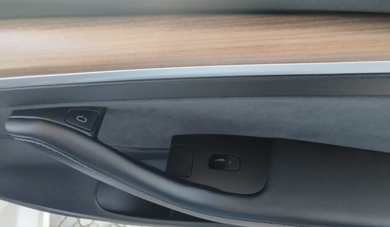 Tesla Model 3 completo