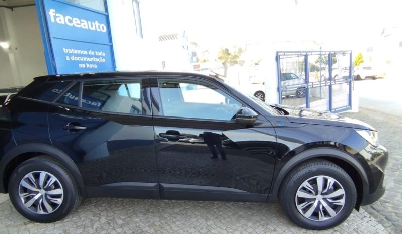 Peugeot e-2008 completo