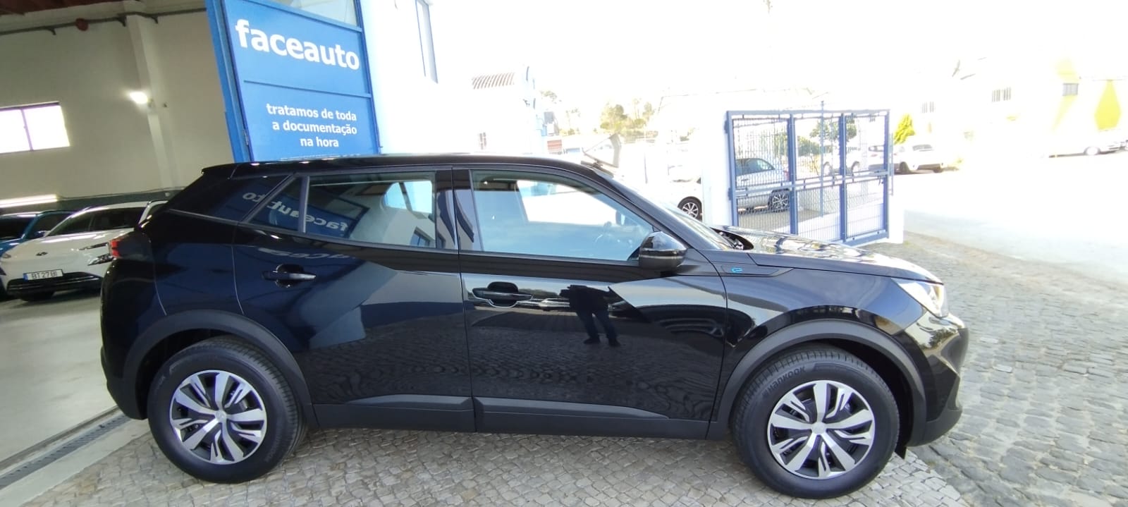 Peugeot e-2008