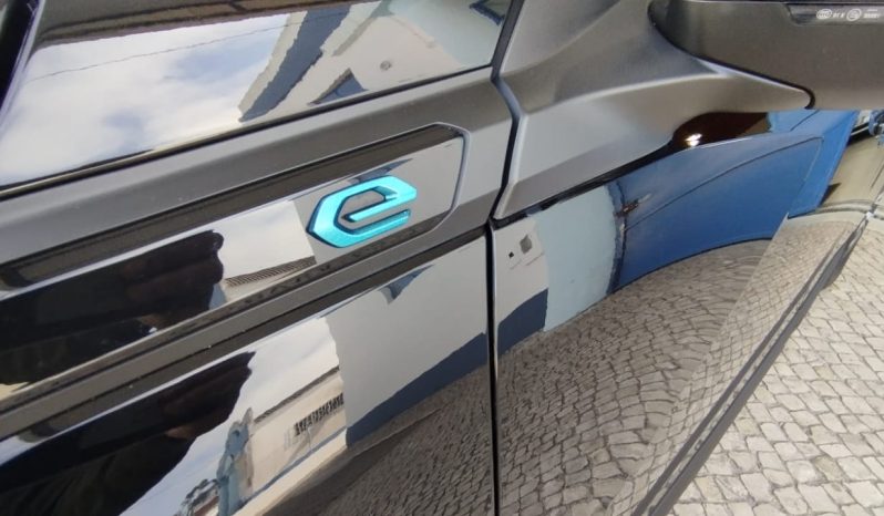 Peugeot e-2008 completo