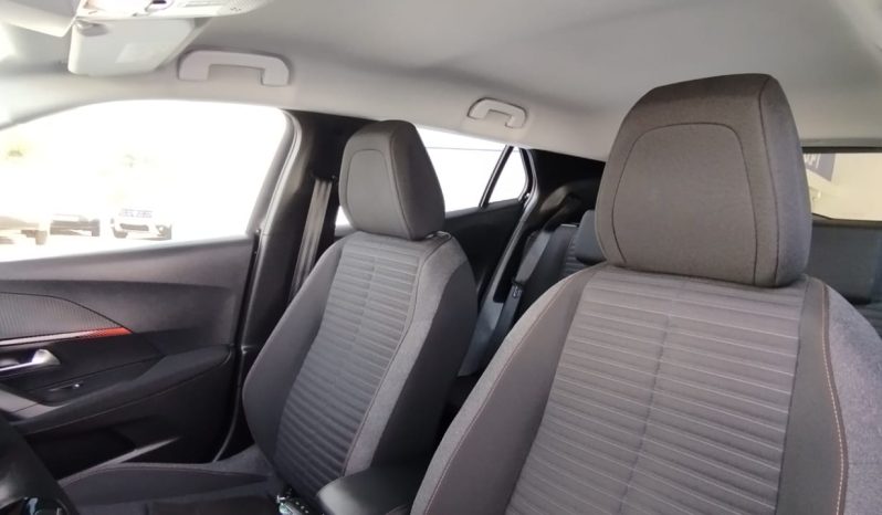 Peugeot e-2008 completo