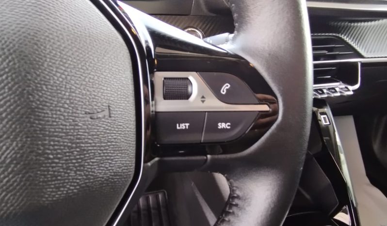 Peugeot e-2008 completo