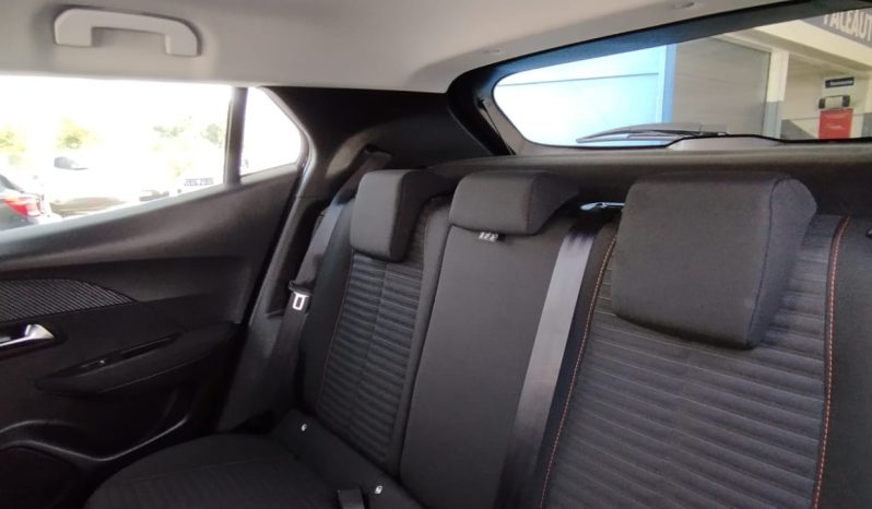 Peugeot e-2008 completo