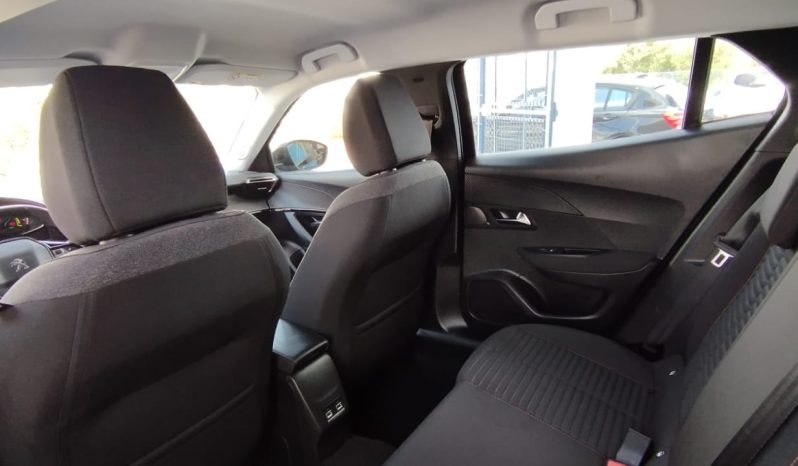 Peugeot e-2008 completo