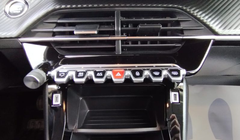 Peugeot e-2008 completo