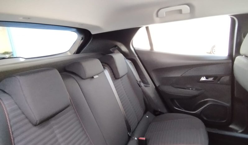 Peugeot e-2008 completo