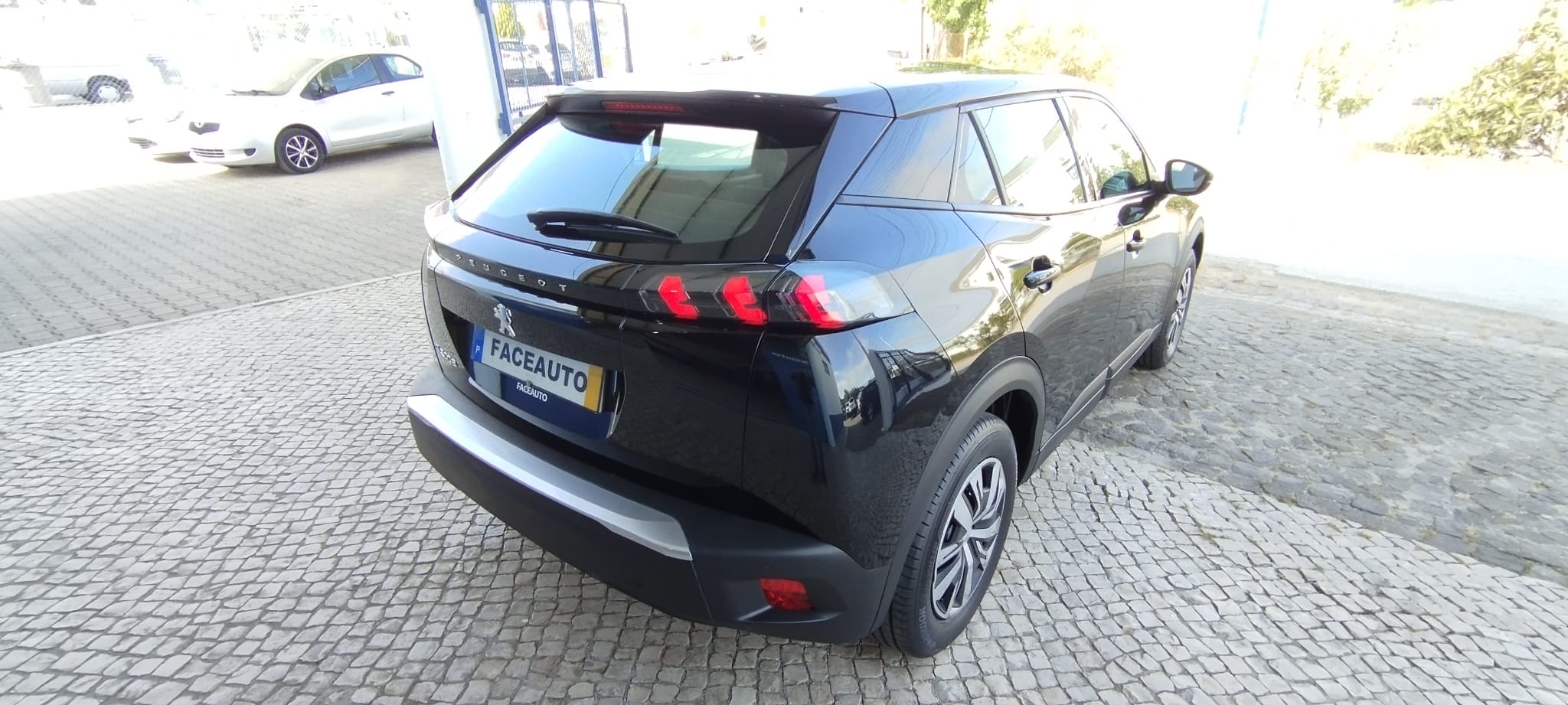 Peugeot e-2008