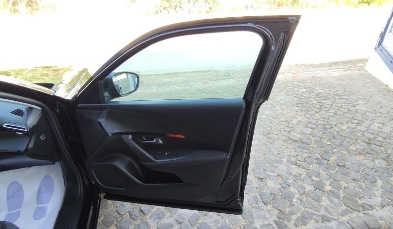 Peugeot e-2008 completo
