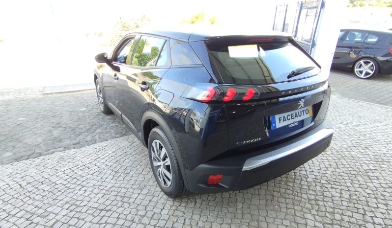 Peugeot e-2008 completo