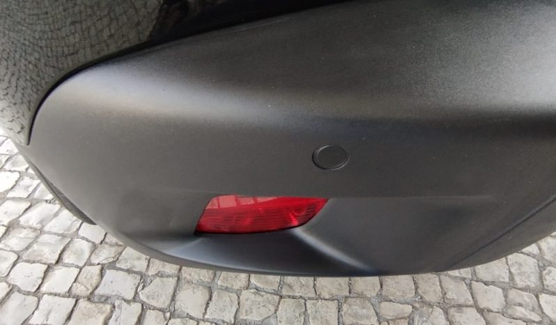 Peugeot e-2008 completo