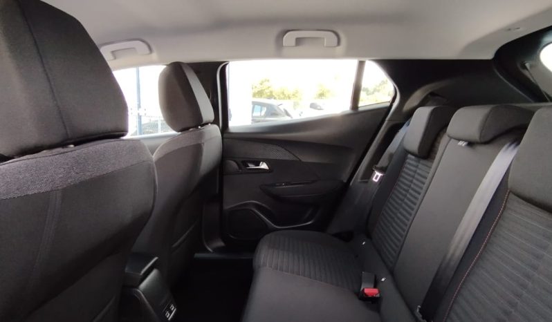 Peugeot e-2008 completo