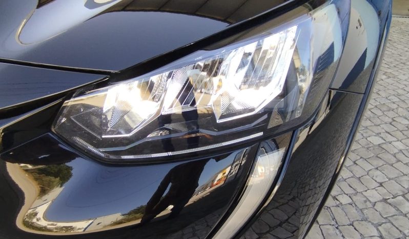 Peugeot e-208 completo