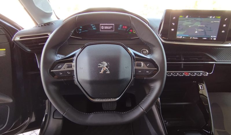 Peugeot e-208 completo