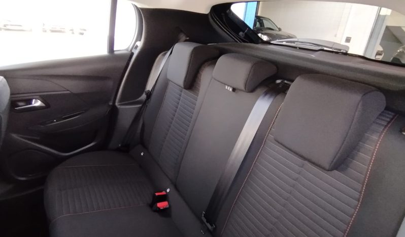 Peugeot e-208 completo