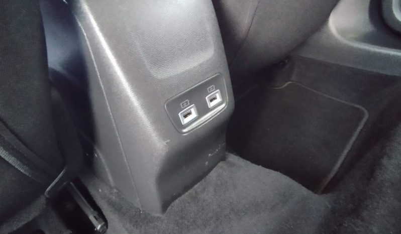 Peugeot e-208 completo
