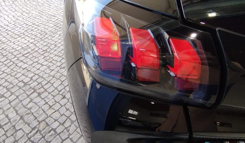 Peugeot e-208 completo