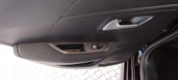 Peugeot e-208 completo