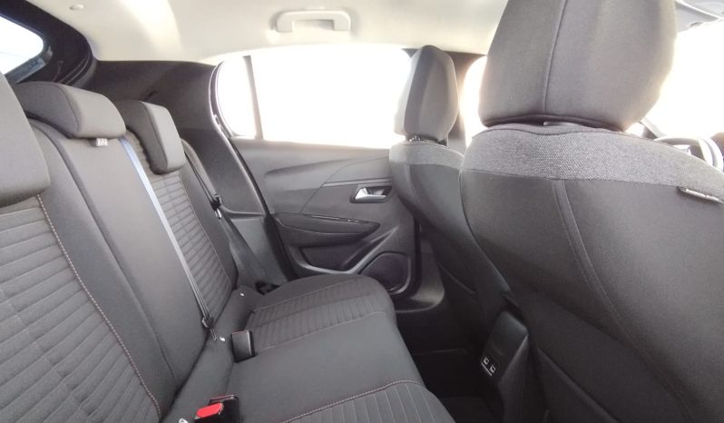 Peugeot e-208 completo