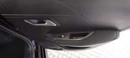 Peugeot e-208 completo