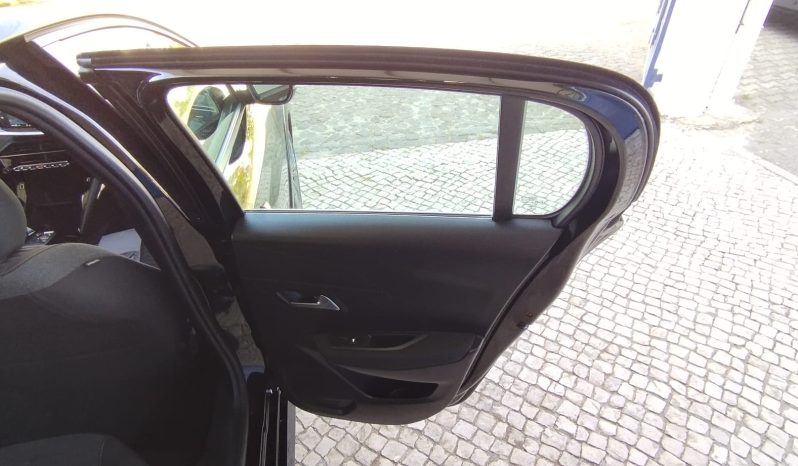 Peugeot e-208 completo