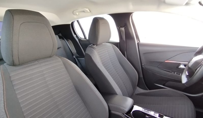 Peugeot e-208 completo
