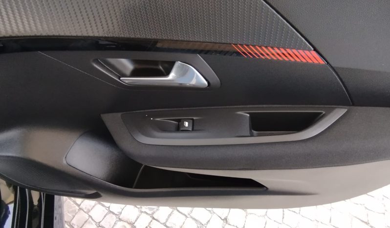 Peugeot e-208 completo