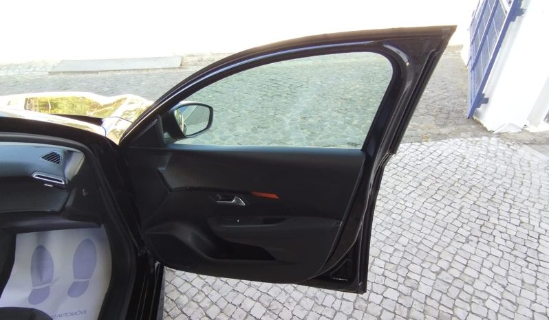 Peugeot e-208 completo