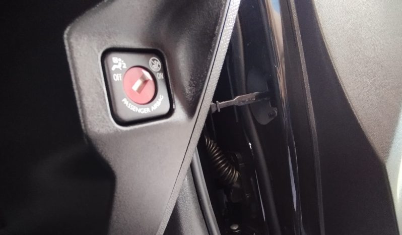 Opel E-Corsa completo