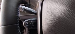 Peugeot e-208 completo