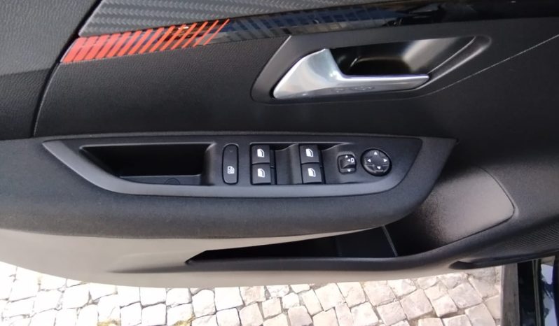 Peugeot e-208 completo